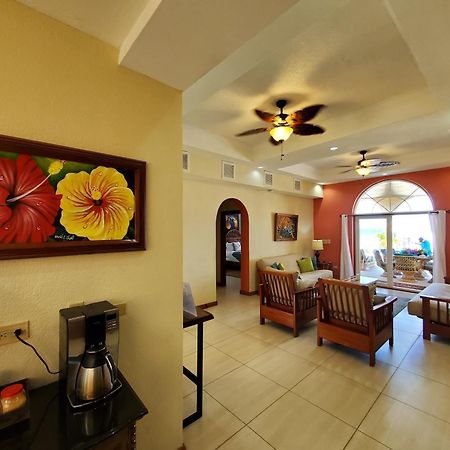 Blue Parrot Beach House And Villas Hopkins Exterior foto