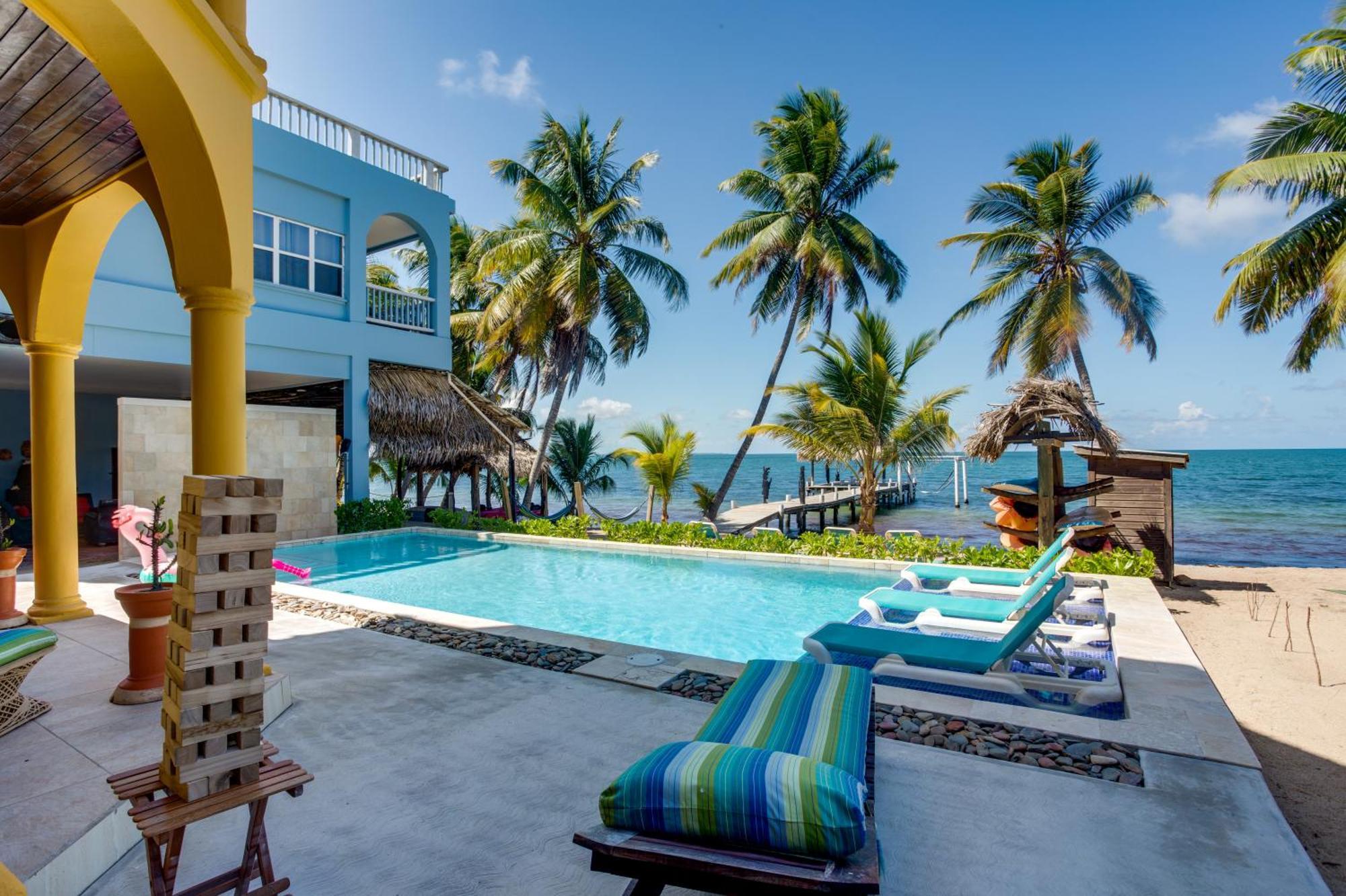 Blue Parrot Beach House And Villas Hopkins Exterior foto