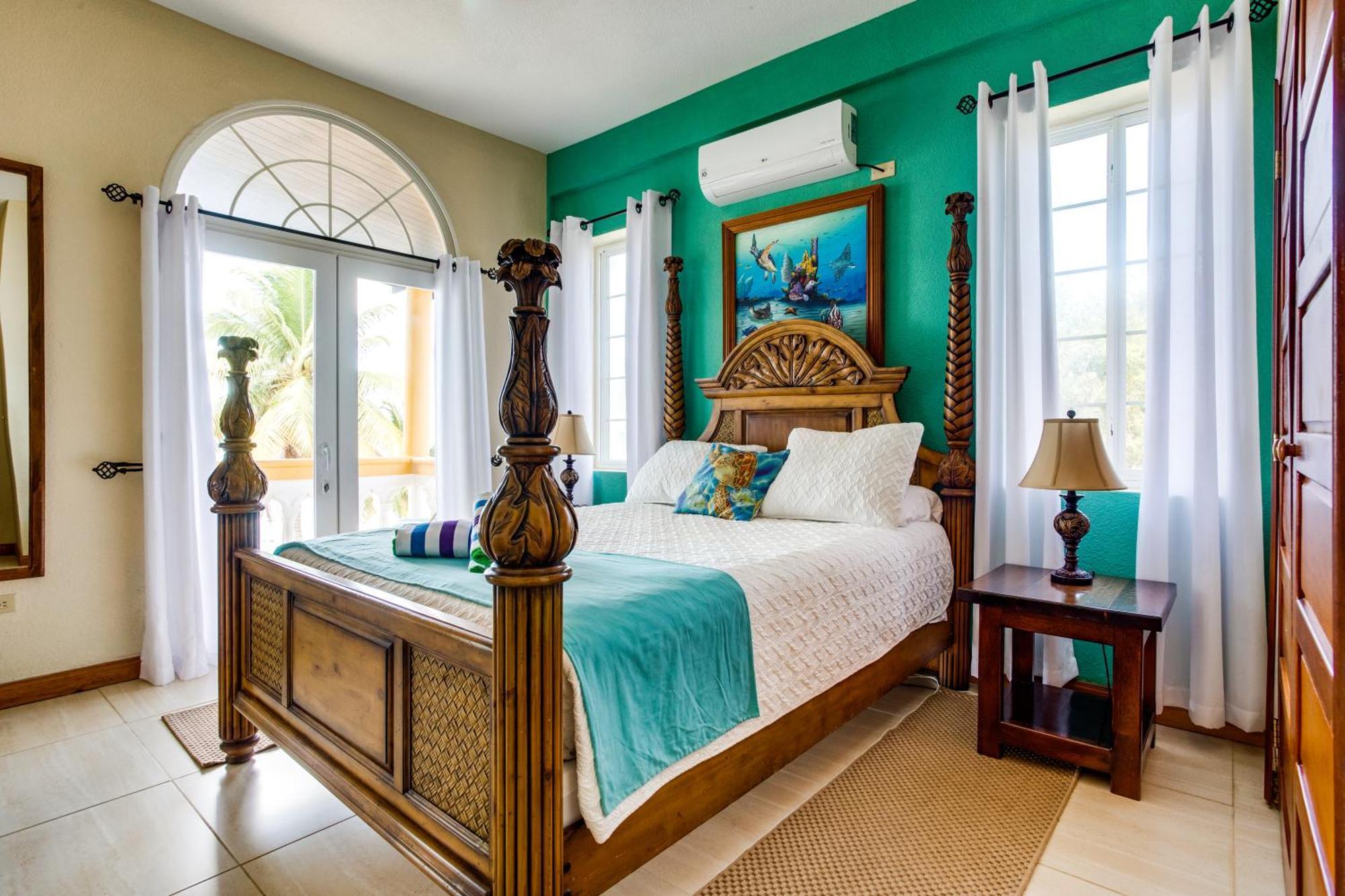 Blue Parrot Beach House And Villas Hopkins Exterior foto